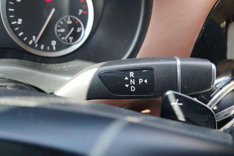 Used Mercedes-Benz Vito 2021 2.0T Elite Version 7 Seats