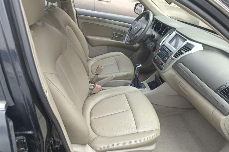 Used Dongfeng Aeolus A60 2012 1.6L Manual Luxury Model