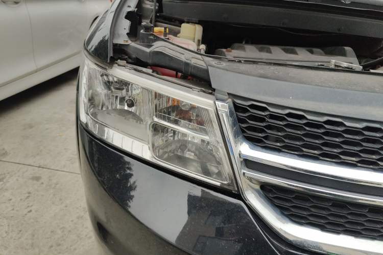 Used Dodge Journey 2013 2.4L Two-Wheel Drive Luxury Version
