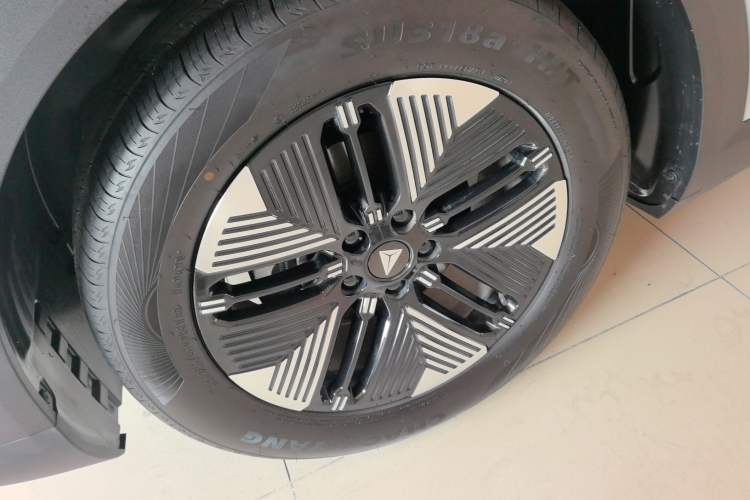 Used Deepal S05 2024 200Max Range-Extended Long-Range Version
