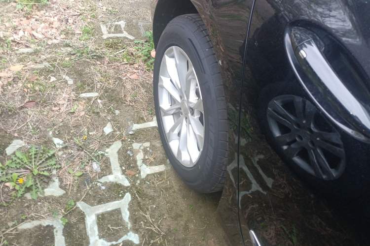 Used Buick LaCrosse 2022 552T Luxury Version Right Rear Wheel Hub