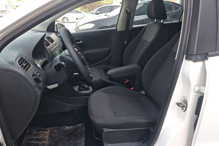 Used Volkswagen Polo 2014 1.4L Automatic Comfort Edition Left Front Seat