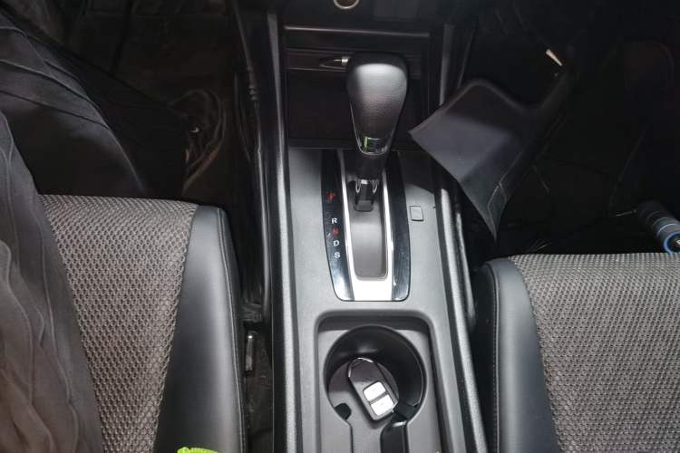 Used Honda Jade 2017 1.8L automatic Comfort version 5 seats
