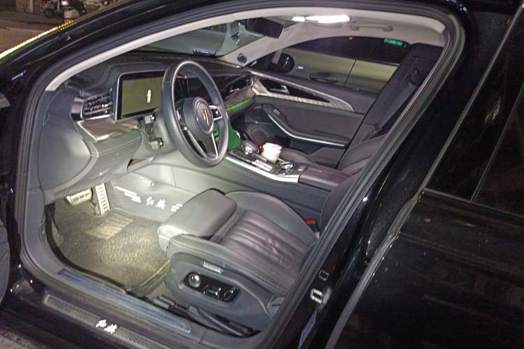 Used Hongqi H9 2022 2.0T Smart Connect Flagship Edition