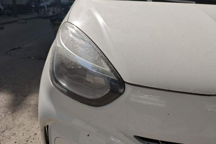 Used Roewe Clever 2021 302 km New Four-Seater Super-Efficient Version Right Front Headlight