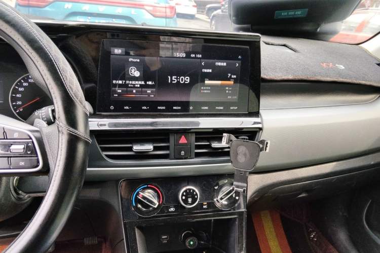 Used Kia KX3 2020 1.5L CVT Comfort Edition Audio And AC Panel