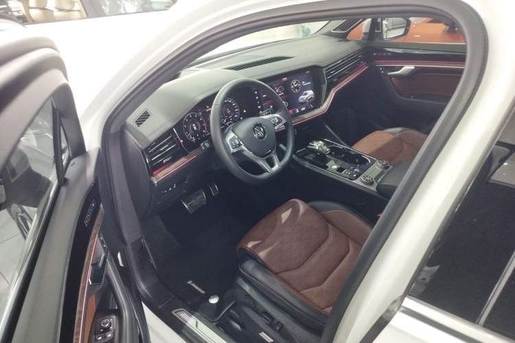 Used Volkswagen Touareg 2019 3.0 TSI Advanced Version China V Standard Driver Seat