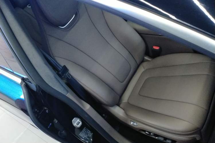 Used Hima Luxeed R7 2025 Range-Extended Version 251 km Max Right Front Seat