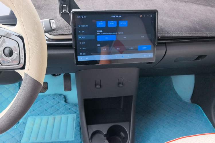 Used Chery QQ Little Ant 2024 Refreshed Version Youth Edition 321 km Beloved Edition 29.23 kWh Audio And AC Panel