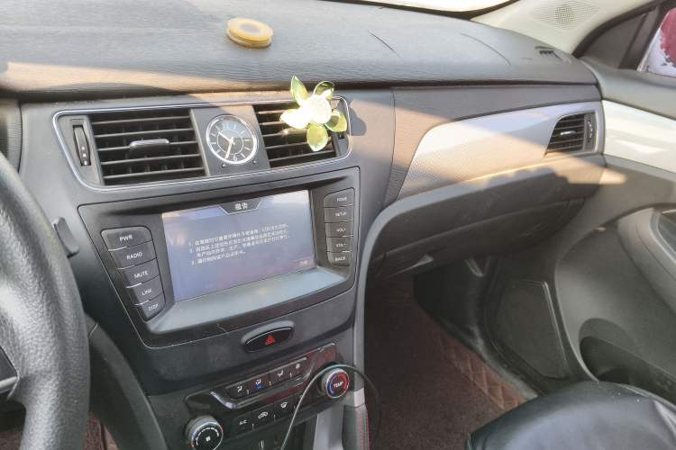 Used BAIC Senova X55 2016 1.5T manual comfort version
