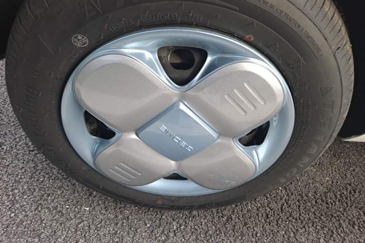 Used Geely Galaxy Panda 2024 Panda Mini 200km Endurance Bear Right Rear Wheel Hub