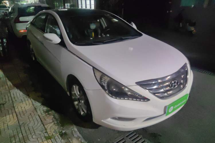 Used Hyundai Sonata 2011 2.0L Automatic Luxury Edition
