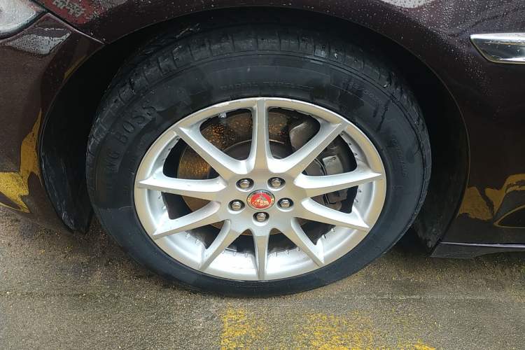 Used Jaguar XJ 2016 XJL 3.0 SC Two-Wheel-Drive Elegant Business Edition Left Front Wheel Hub