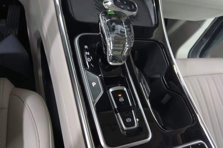 Used JAC Refine RF8 PHEV 2024 Zhiling Edition 1.5T 150KM Flagship Model – Lithium Iron Phosphate