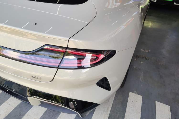 Used Xiaomi Auto SU7 2024 Rear-Drive Long-Range Intelligent Driving Version
