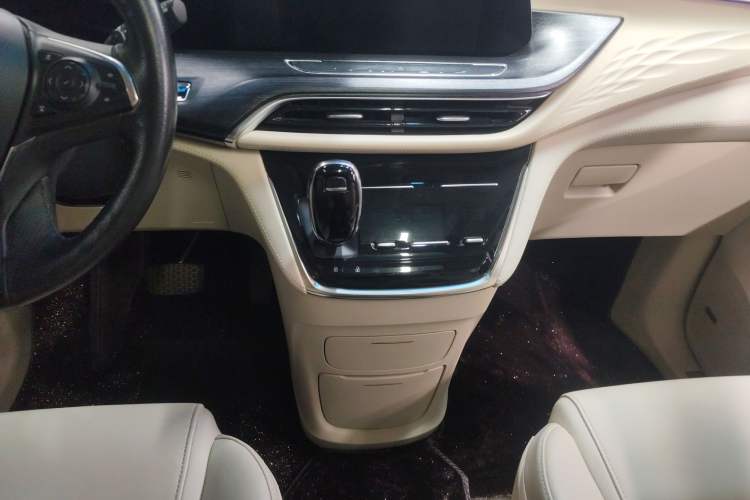 Used Buick GL8 2022 Avenir Aivia Six-Seat Deluxe Edition Gear Lever