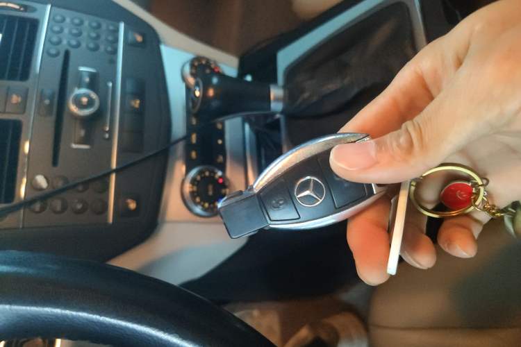 Used Mercedes-Benz C-Class 2010 C 300 Estate Vehicle Key