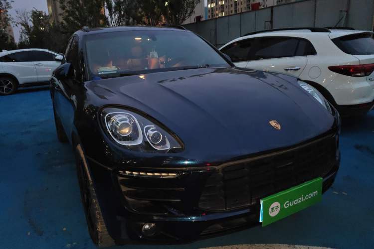 Used Porsche Macan 2014 Macan 2.0T Front Right 45 Deg