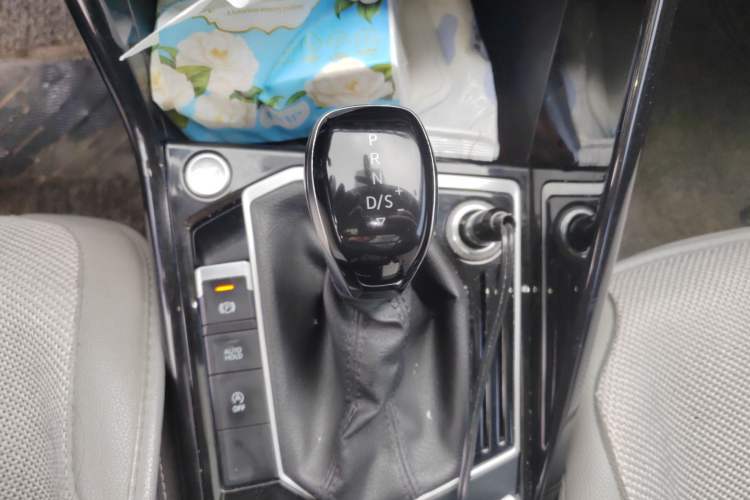 Used Volkswagen Tayron 2019 330TSI Four-Wheel Drive Luxury Version China V Standard Gear Lever