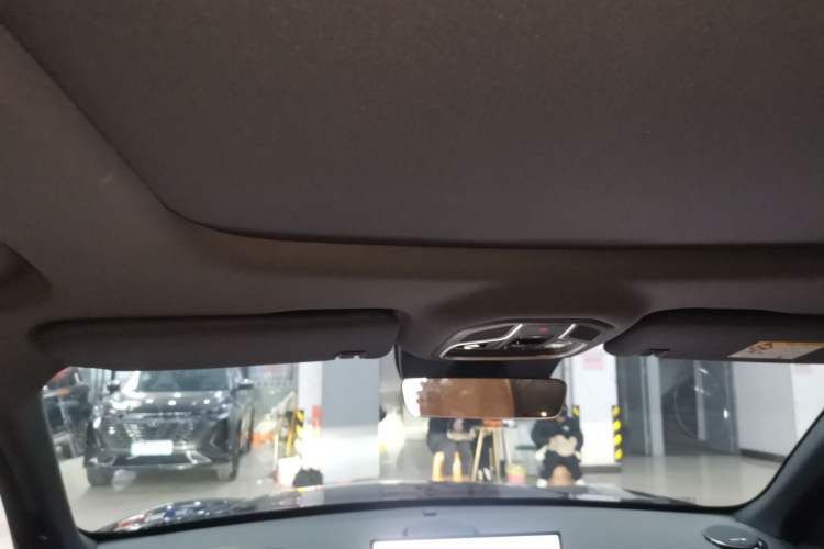 Used Geely Galaxy Xingjian 7 EM-i 2025 120km Exploration+ Version
