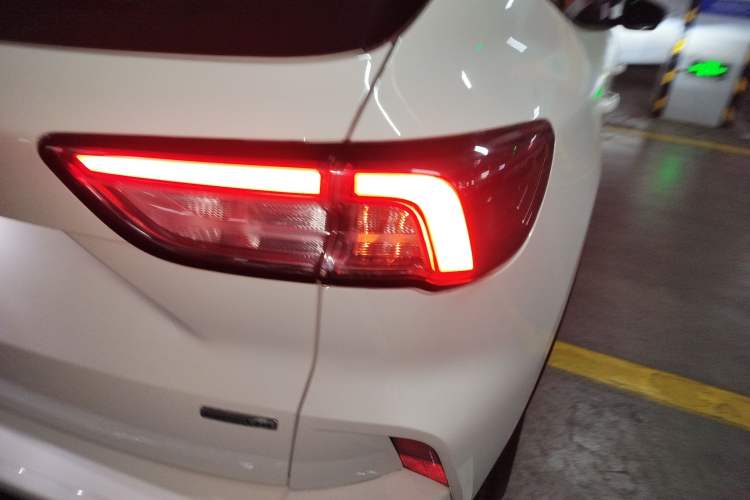 Used Ford Escape 2020 EcoBoost 245 Two-Wheel-Drive Comfort Edition