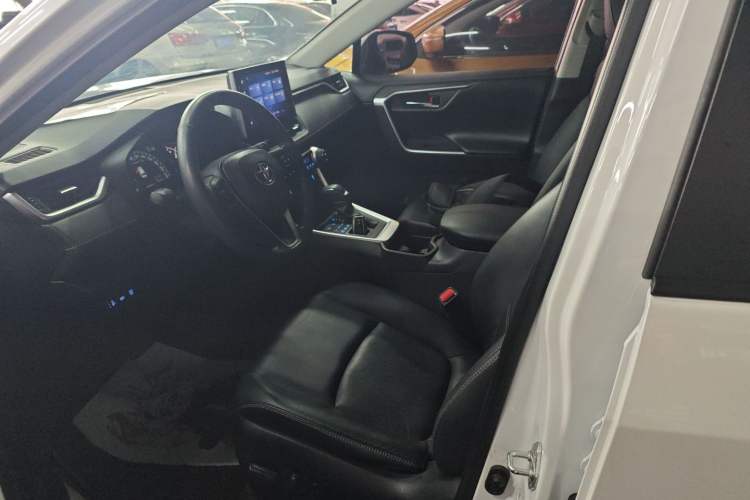 Used Toyota RAV4 2021 2.0L CVT 4x4 Style PLUS Edition
