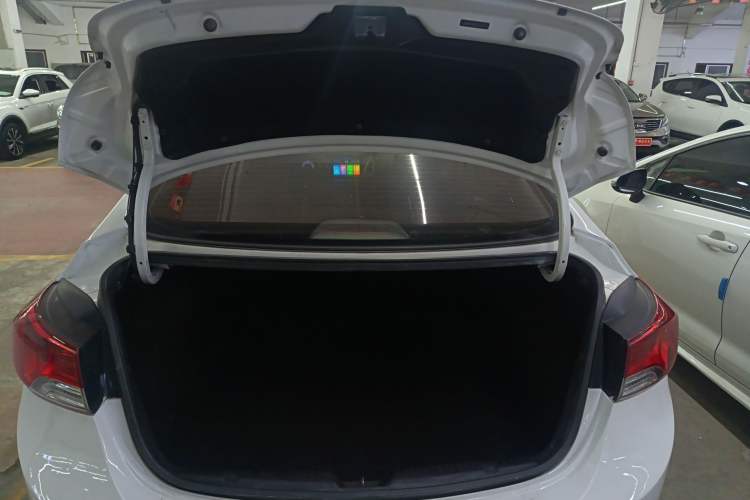 Used Hyundai Elantra (5th Generation / Langdong) 2012 1.6L Automatic Fashion Edition