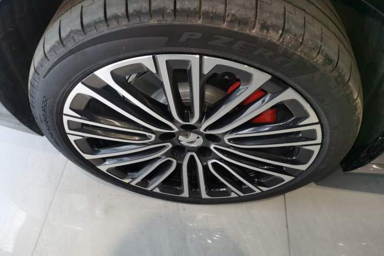 Used Nio ES8 2026 Model 6-seat Executive Signature Edition Right Rear Wheel Hub