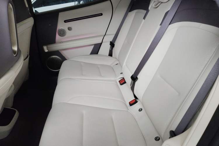 Used Avatr 06 2025 Pro Range-Extended Edition Left Rear Seat