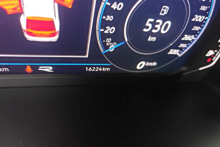 Used Volkswagen Tiguan L 2023 Facelifted 380TSI Automatic All-Wheel Drive R-Line Plus Version 7-Seater
