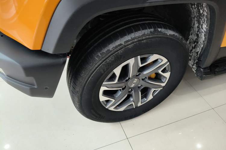 Used BAIC Off-Road BJ40 2024 2.0T All-New Urban Hunter Edition Chivalrous Style Left Front Wheel Hub