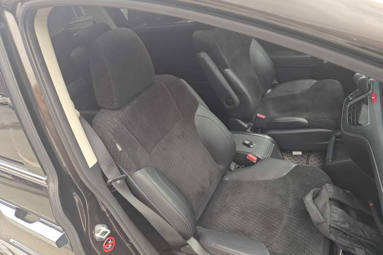 Used Honda Elysion 2016 2.4L Comfort Edition

