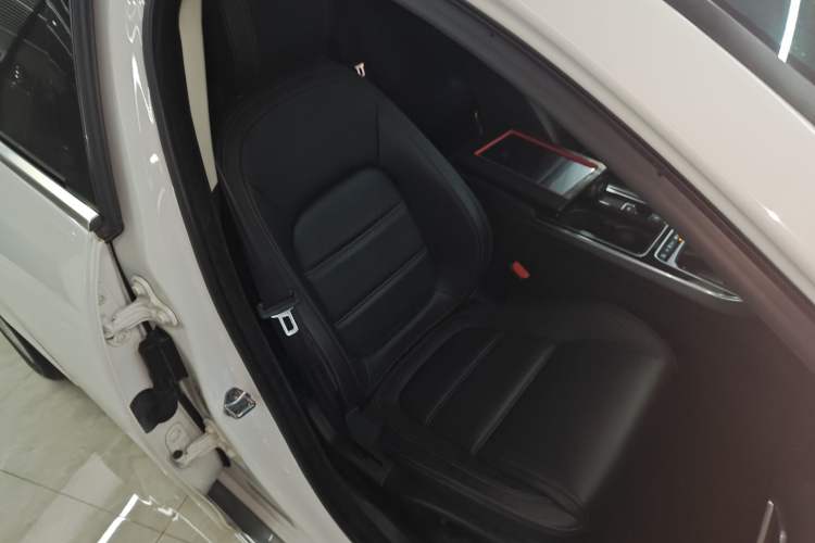 Used Jaguar XEL 2019 2.0T 200 PS Deluxe Edition
