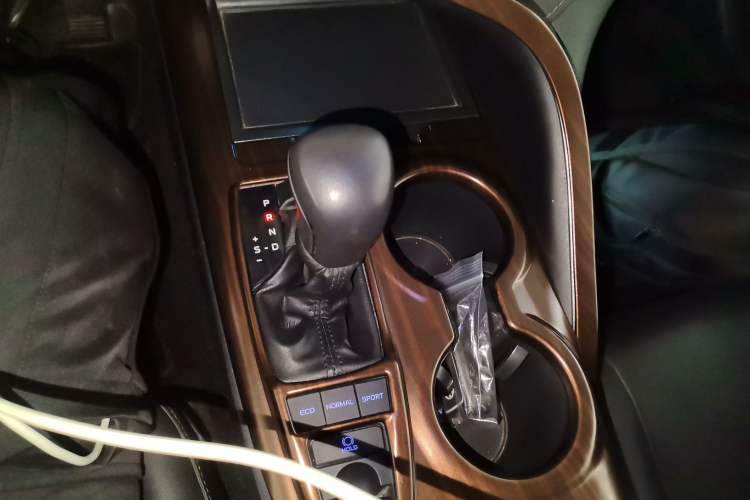 Used Toyota Camry 2019 2.5G Luxury Edition China VI Standard Gear Lever