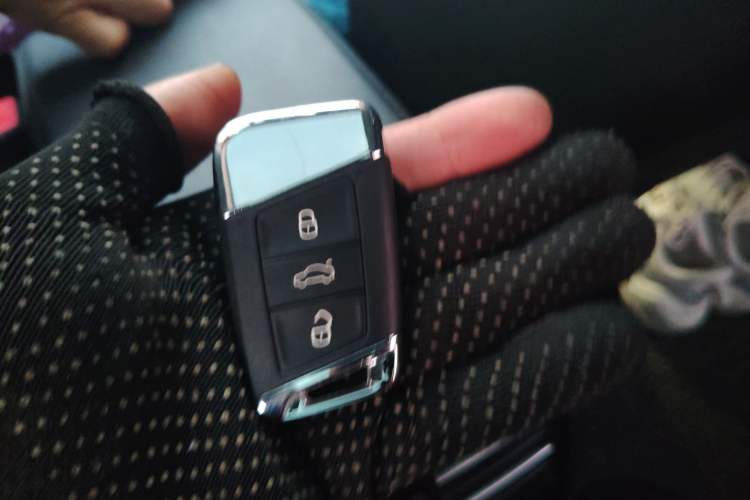 Used Volkswagen Magotan 2018 330TSI DSG Luxury Model Vehicle Key