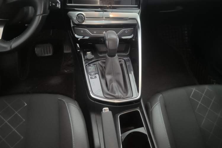 Used Peugeot 308 2016 1.6L Automatic Luxury Edition
