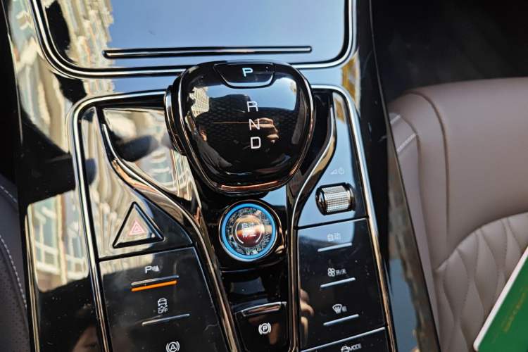 Used BYD Han 2024 DM-i Glory Edition 121KM Elite Model
