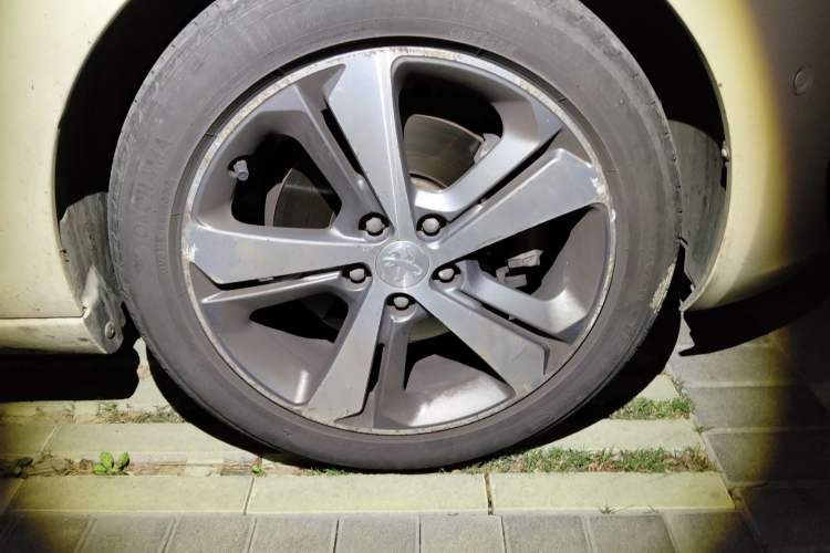 Used Peugeot 308S 2015 1.6T Automatic Ruichi Edition Right Front Wheel Hub
