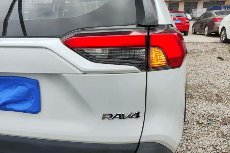 Used Toyota RAV4 2021 2.0L CVT Two-Wheel Drive Fashion Edition