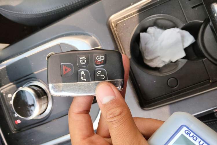 Used Land Rover Discovery Sport 2018 240 PS SE Version Vehicle Key