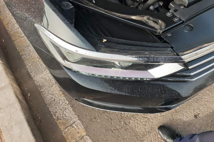 Used Volkswagen Magotan 2019 330TSI DSG Luxury Version China VI Standard Right Front Headlight