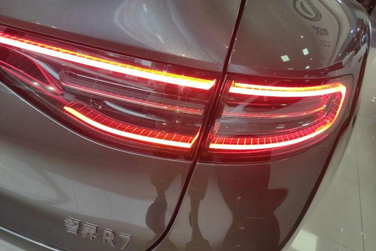 Used Hima Luxeed R7 2025 Extended-Range 331km Ultra