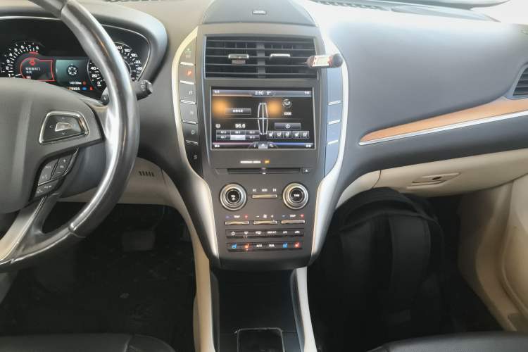 Used Lincoln MKC 2014 2.0T Four-Wheel Drive Prestige Edition Audio And AC Panel