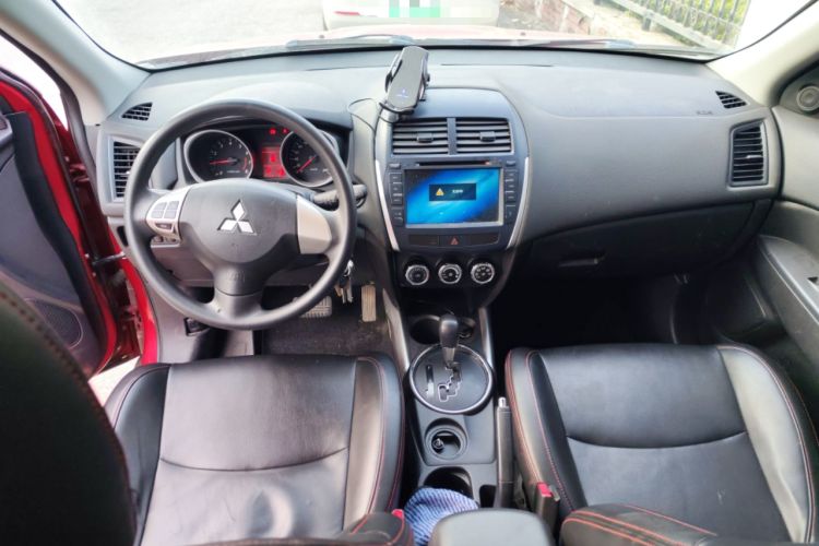 Used Mitsubishi ASX 2013 2.0L CVT Two-Wheel Drive Elite Edition Center Console