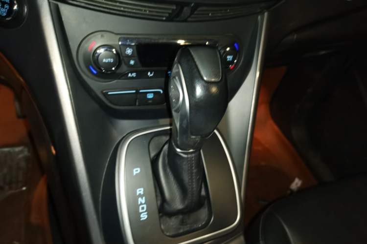 Used Ford Kuga 2015 1.5L GTDi Four-Wheel-Drive Elite Model Gear Lever