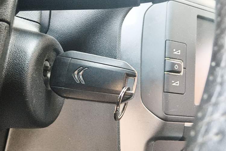 Used Citroen C4 Sega 2018 1.6L Manual Luxury Model
