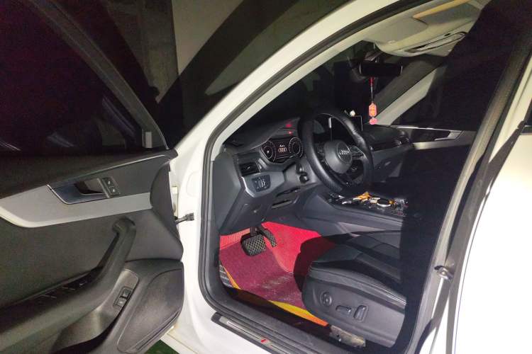 Used Audi A4L 2019 40 TFSI Fashion Edition China VI Emission Standard
