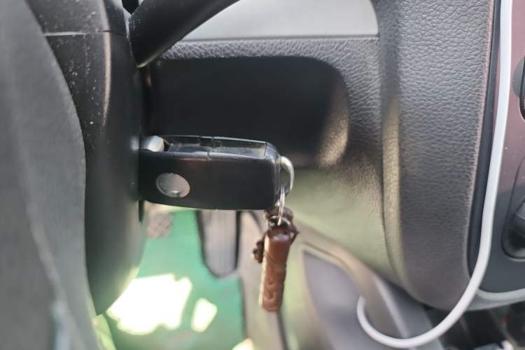 Used Volkswagen Sagitar 2011 1.4 TSI Automatic Tech Model Vehicle Key