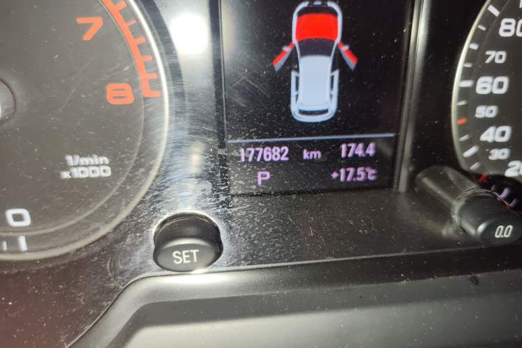 Used Audi Q5 2018 Collector's Edition 40 TFSI Technology Model
