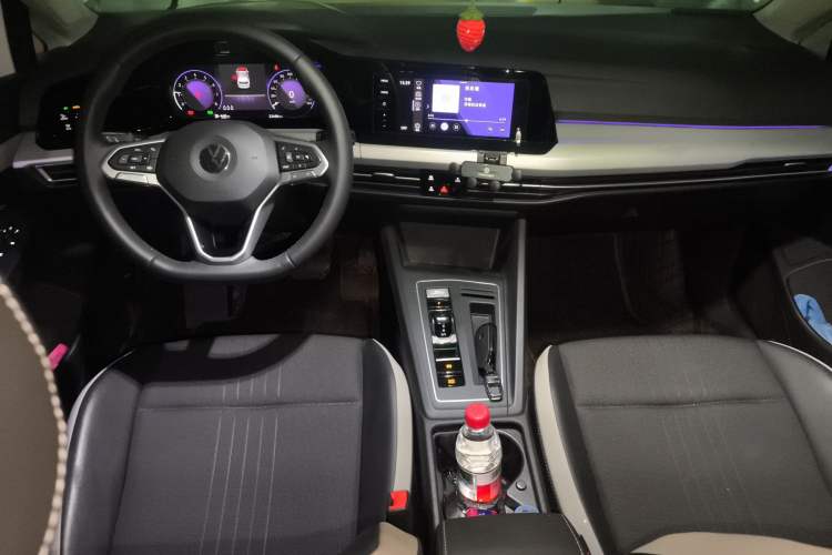 Used Volkswagen Golf 2021 280TSI DSG 30th Anniversary Edition Center Console